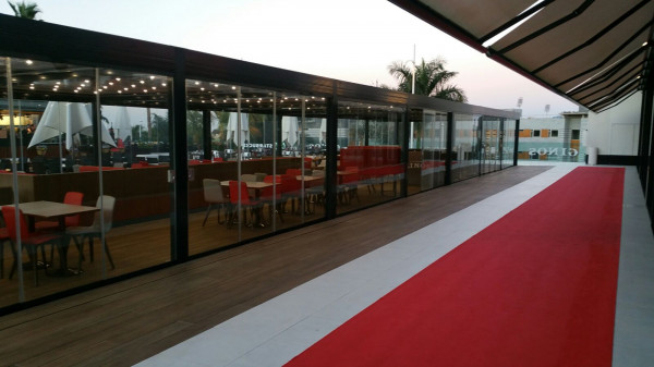 Bioclimatic pergola Med Twist - Santiago Sur 6 shopping center