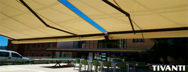 Toldo monobloc Moscú - Escuela de enfermería