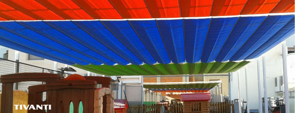 Toldo pérgola corredero - Escuela en Terrassa