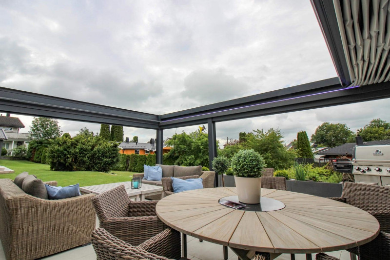 Rainy awning pergola Compact