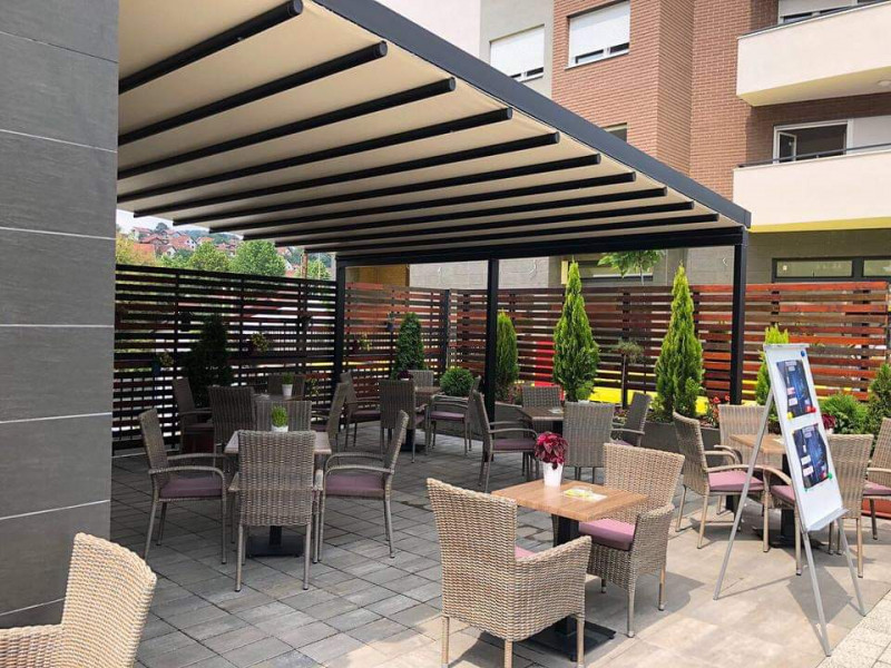 Rainy awning pergola Uniq